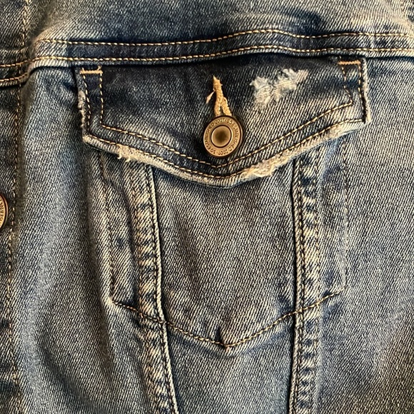 NWOT SO Lightly Distressed Denim Jacket - Blue - Picture 7 of 9
